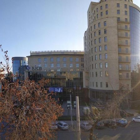Aura On Erkindik Boulevard Бишкек Екстериор снимка