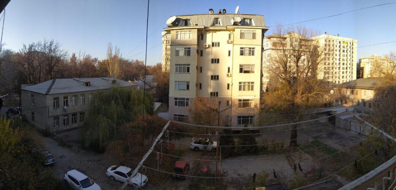 Aura On Erkindik Boulevard Бишкек Екстериор снимка