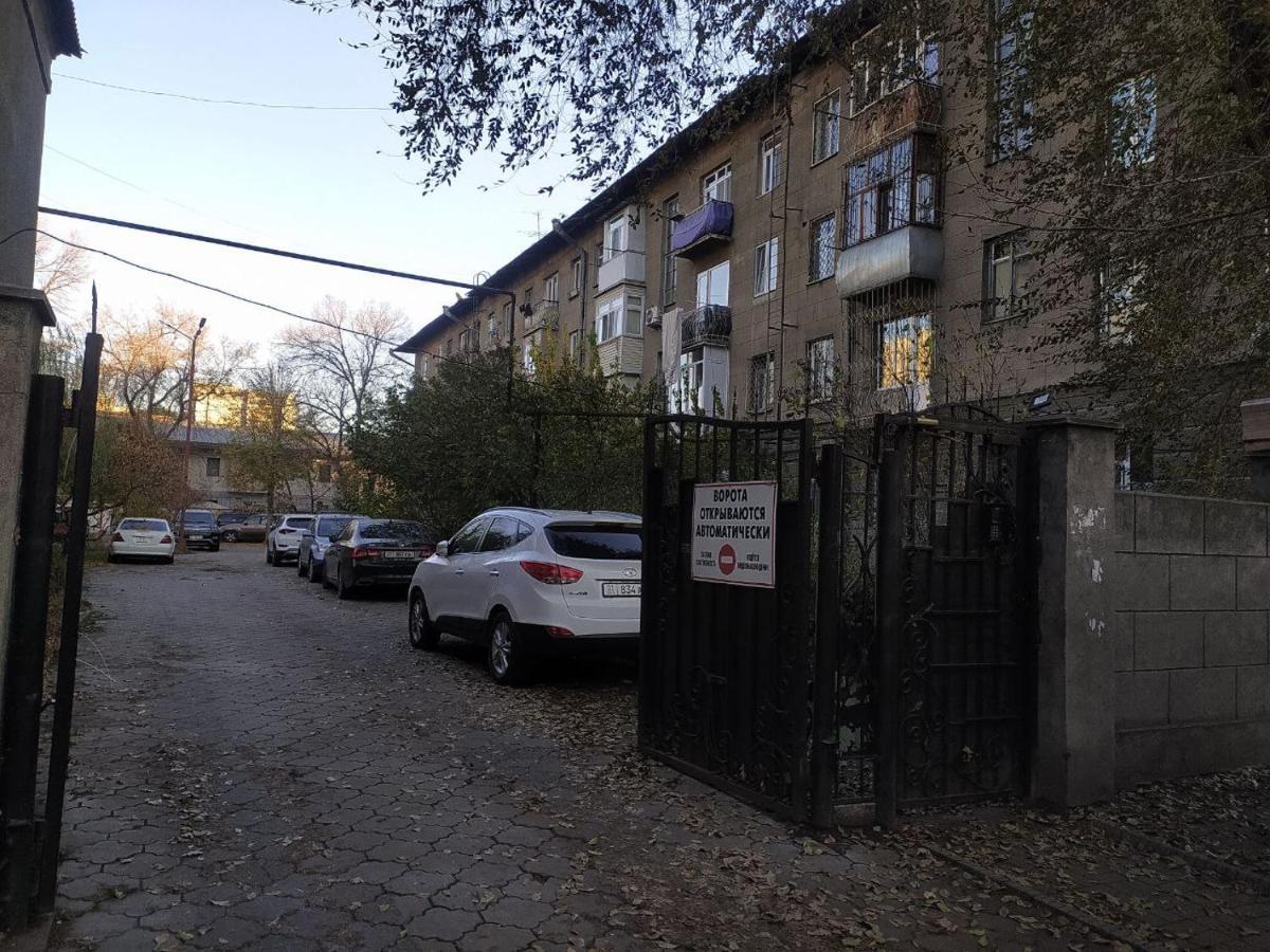Aura On Erkindik Boulevard Бишкек Екстериор снимка