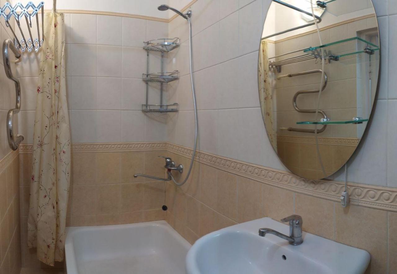Aura On Erkindik Boulevard Бишкек Екстериор снимка