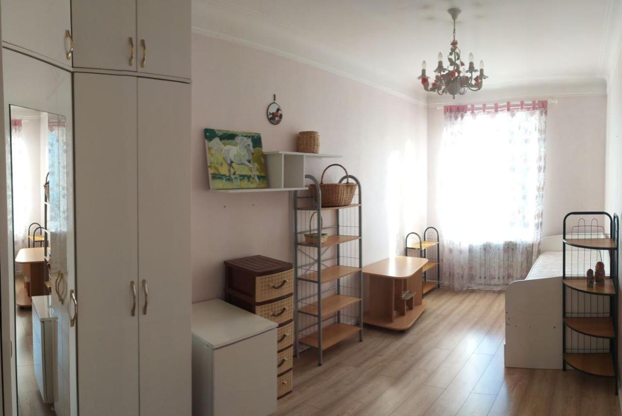 Aura On Erkindik Boulevard Бишкек Екстериор снимка